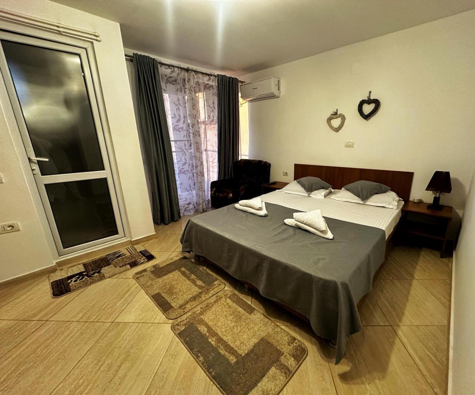 Casa Kmy Hotel Tuzla Buitenkant foto