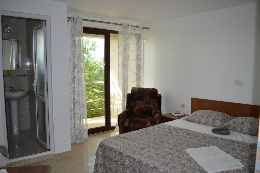 Casa Kmy Hotel Tuzla Buitenkant foto